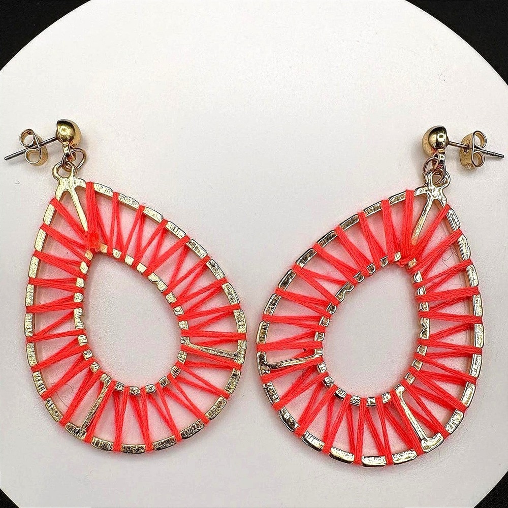 Vintage Red Thread Wrapped Teardrop Gold Tone Dangle Drop Earrings Pierced